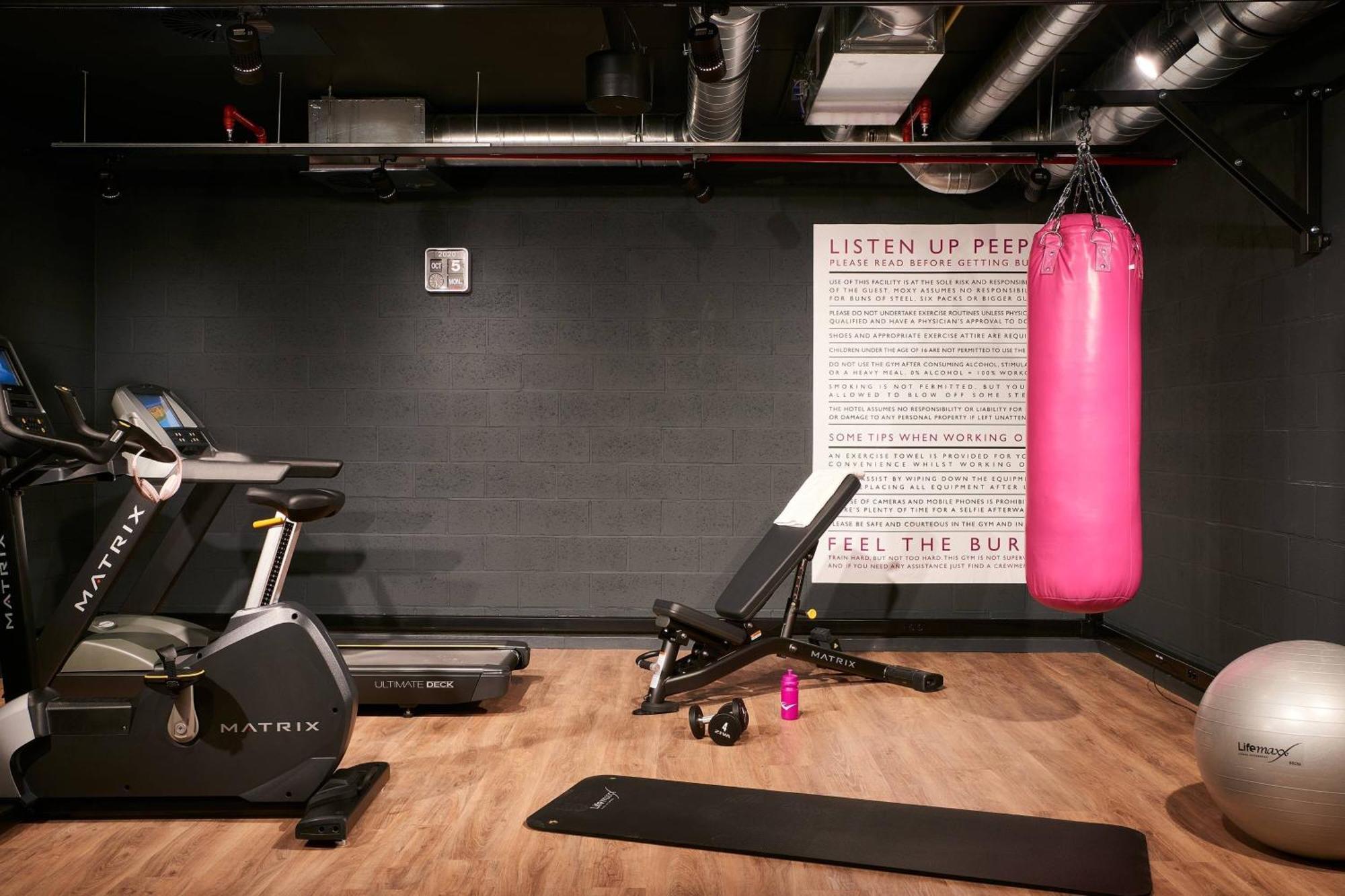 Moxy Brussels City Center Buitenkant foto